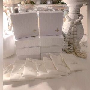 Susan Shaw 7 jewerly boxes and 7 jewelry bags ￼